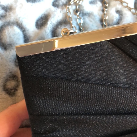 Black Clutch - Picture 3 of 7